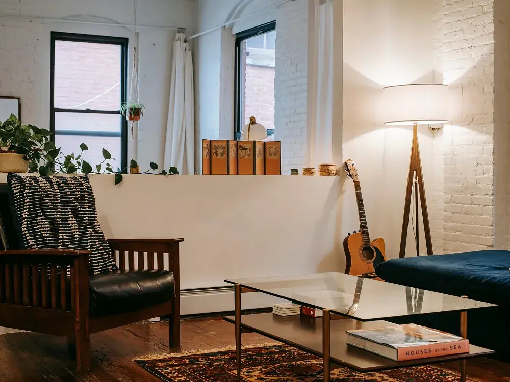 香港分租套房和劏房:合規、處罰與租客權益 illustrative image